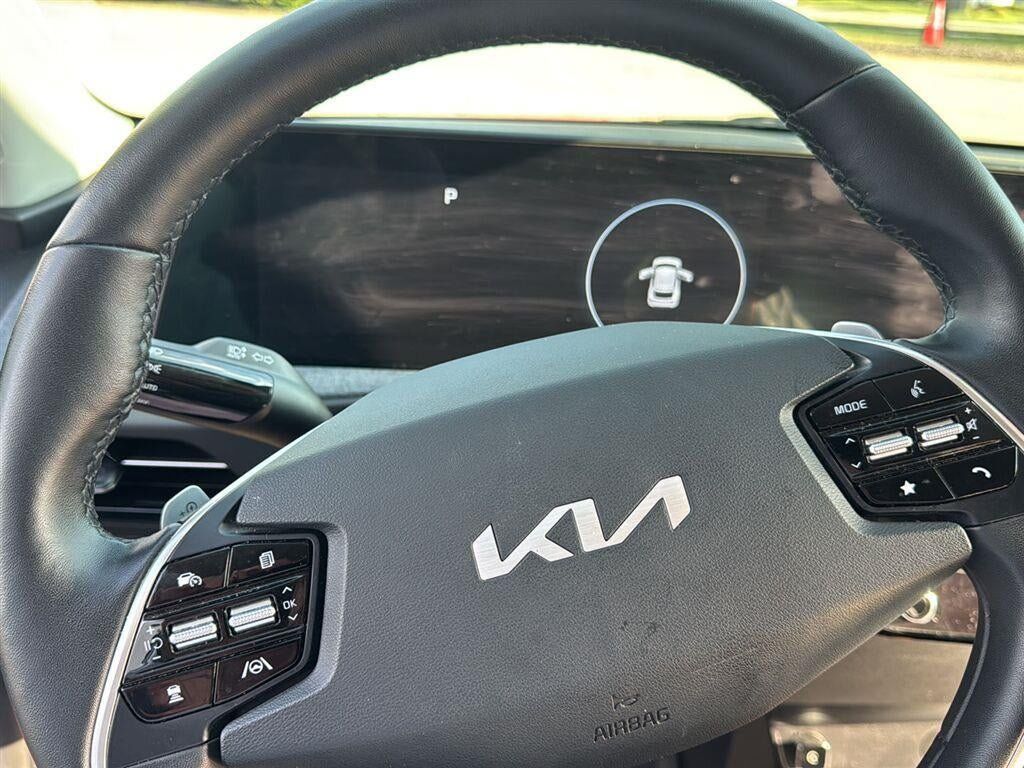 Used 2024 Kia EV6 Light AWD/4WD image 26