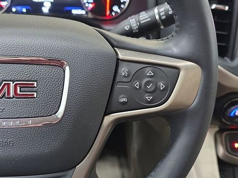 Used 2021 GMC Acadia Denali w/ Denali Technology Package image 17