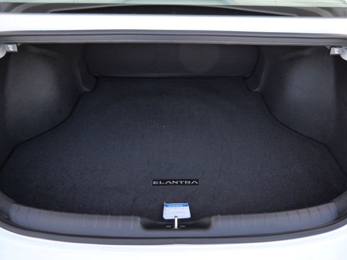 Certified 2025 Hyundai Elantra Sport image 18