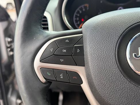Used 2018 Jeep Grand Cherokee Altitude RWD image 19
