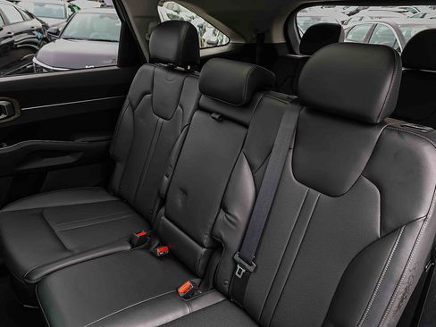Certified 2023 Kia Sorento S w/ Panoramic Sunroof Package AWD/4WD image 20