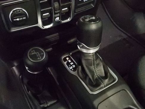 Used 2025 Jeep Wrangler Unlimited Sport AWD/4WD image 25