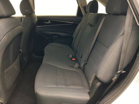 Used 2020 Kia Sorento FWD V6 image 18