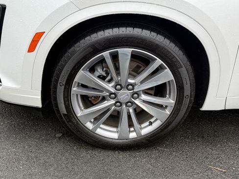 Used 2024 Cadillac XT6 Premium Luxury image 9