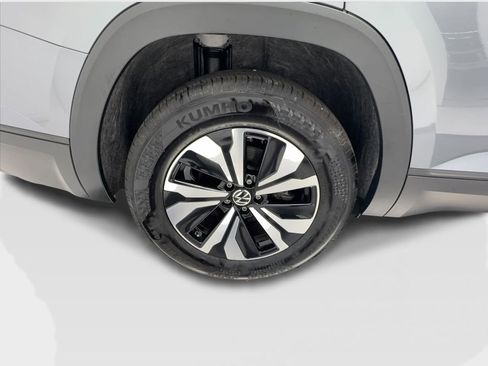 Used 2025 Volkswagen Atlas SE FWD image 14