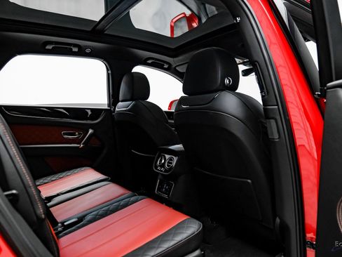 Used 2019 Bentley Bentayga image 79