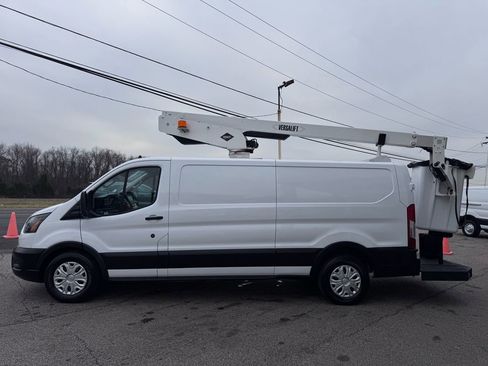Used 2023 Ford Transit 250 Low Roof RWD image 11