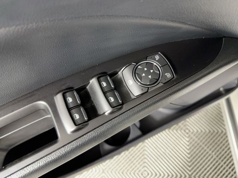 Used 2019 Ford Fusion SEL image 19