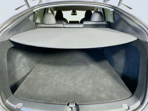 Used 2024 Tesla Model Y Long Range image 26