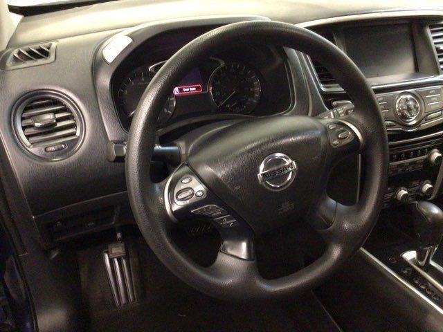 Used 2020 Nissan Pathfinder S AWD/4WD image 19