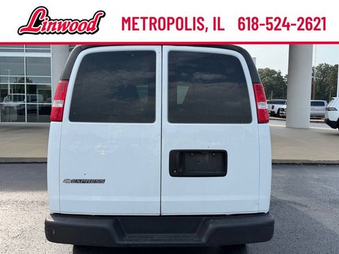 Used 2020 Chevrolet Express 2500 w/ Driver Convenience Package RWD image 3