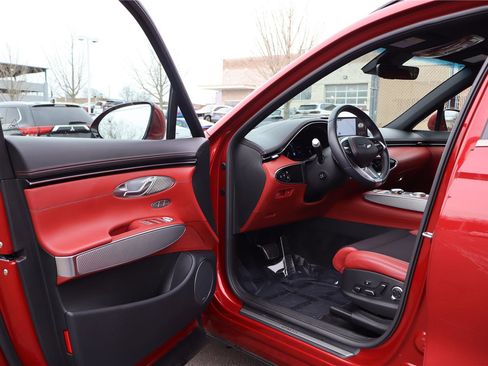 Used 2023 Genesis GV70 2.5T w/ Sport Prestige Package image 12