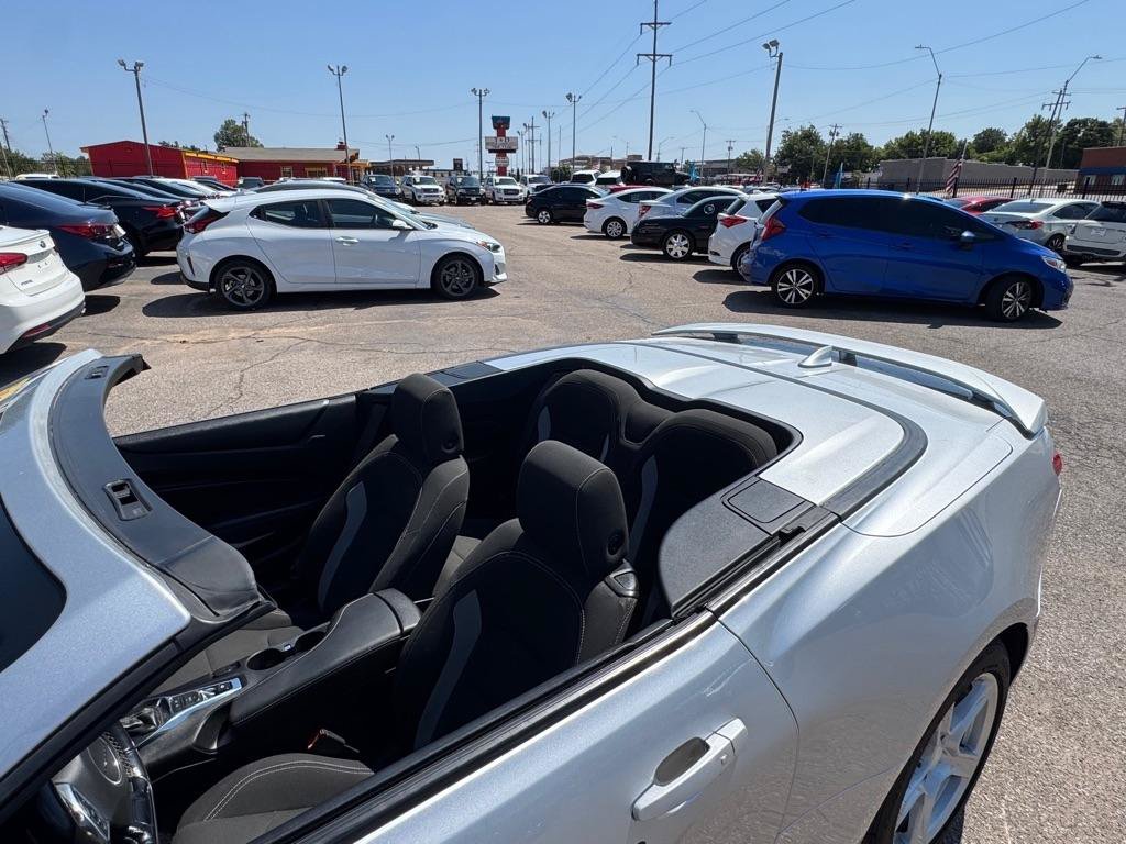Used 2019 Chevrolet Camaro LT RWD image 9