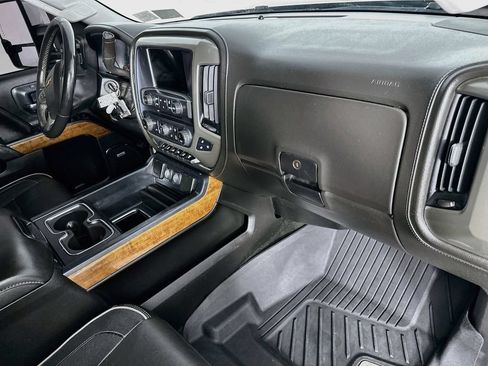 Used 2018 Chevrolet Silverado 2500 High Country w/ Duramax Plus Package AWD/4WD image 30