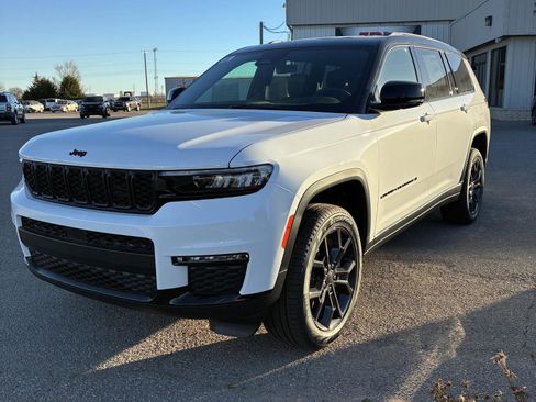 New 2025 Jeep Grand Cherokee L Limited image 1
