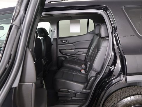 Used 2023 GMC Acadia SLT w/ Elevation Edition FWD image 33
