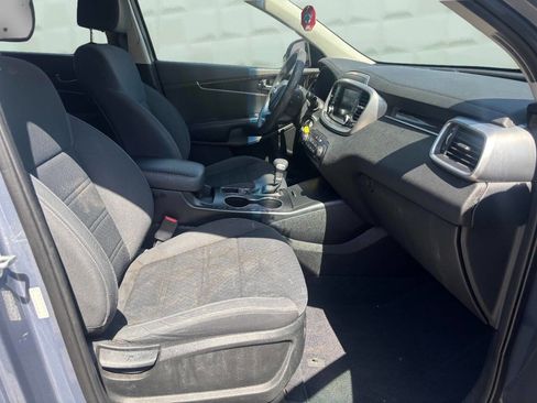 Used 2020 Kia Sorento AWD V6 image 13