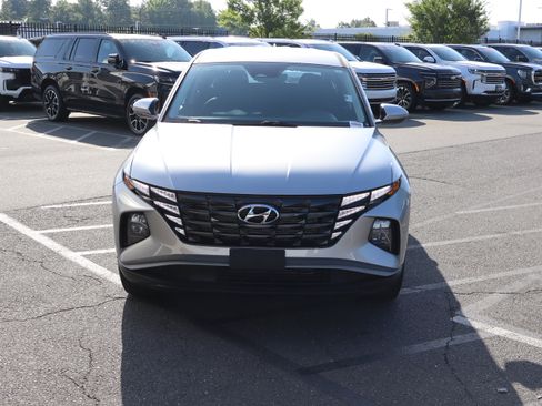 Used 2024 Hyundai Tucson SE FWD image 3