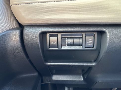 Used 2025 Subaru Forester Premium w/ Convenience Package #2 AWD/4WD image 24