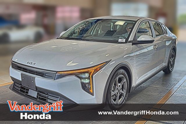 Used 2025 Kia K4 FWD image 1