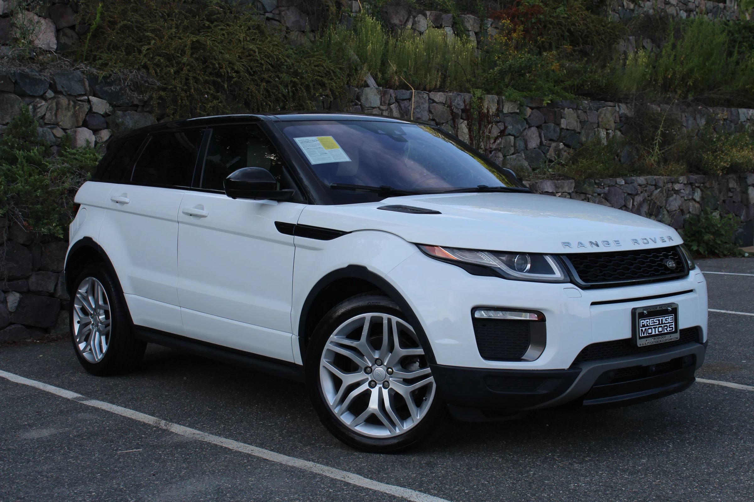 Used 2017 Land Rover Range Rover Evoque HSE Dynamic AWD/4WD image 4