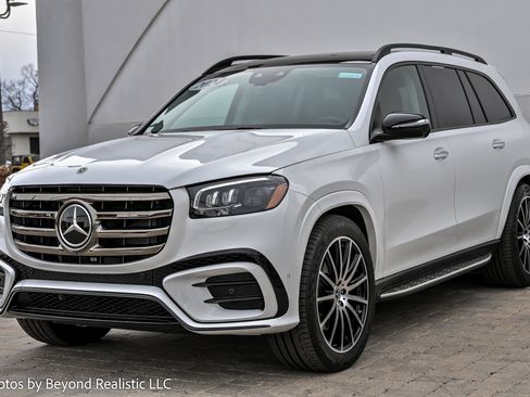 Used 2024 Mercedes-Benz GLS 450 4MATIC w/ AMG Line Exterior image 3