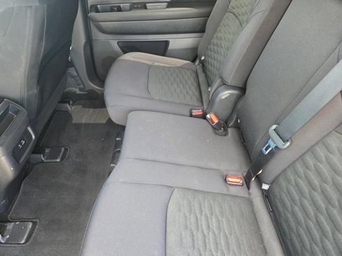 Used 2024 Nissan Pathfinder S FWD image 4