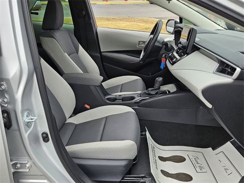 Used 2024 Toyota Corolla LE image 14