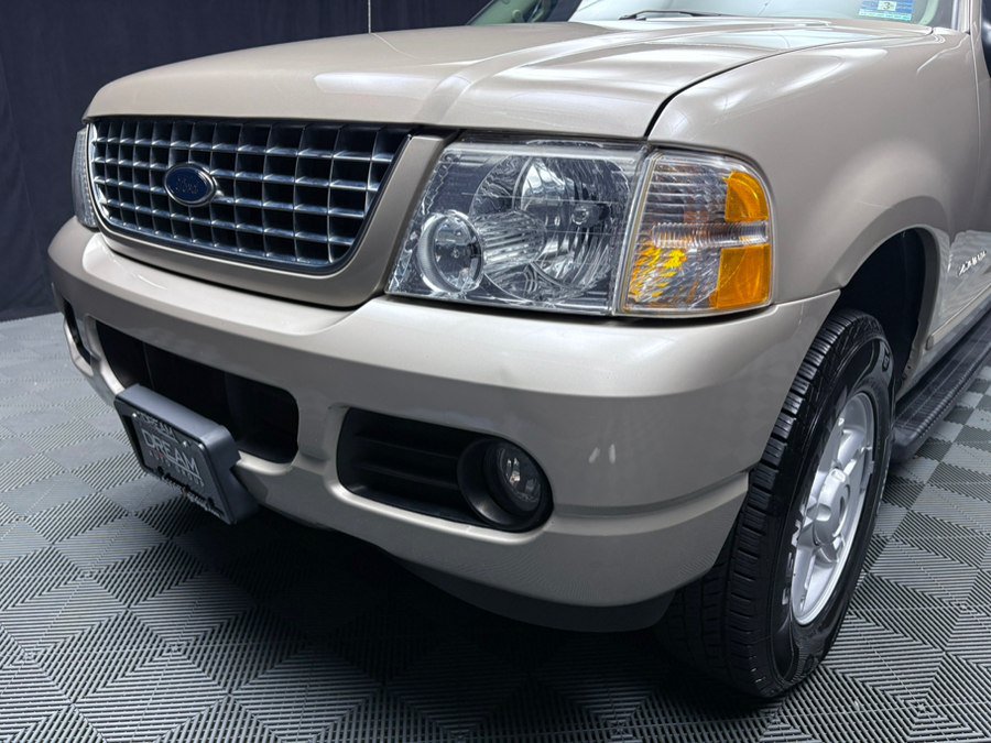 Used 2005 Ford Explorer 4WD XLT image 12