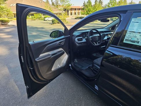 New 2027 Chevrolet Bolt LT w/ Comfort Package FWD image 18