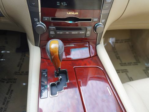 Used 2007 Lexus LS 460 LS 460 Sedan 4D image 18