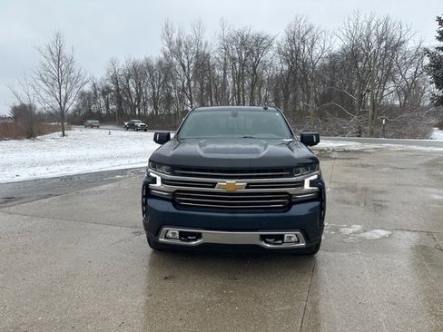 Used 2022 Chevrolet Silverado 1500 High Country w/ Z71 Off-Road Package image 2