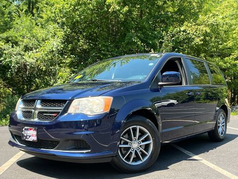 Used 2014 Dodge Grand Caravan SE FWD image 1