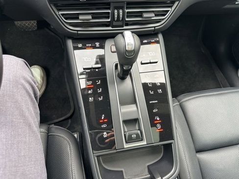 Used 2025 Porsche Macan S AWD/4WD image 15