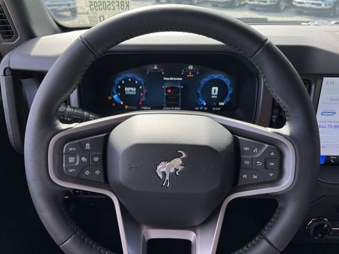 New 2025 Ford Bronco Badlands image 16