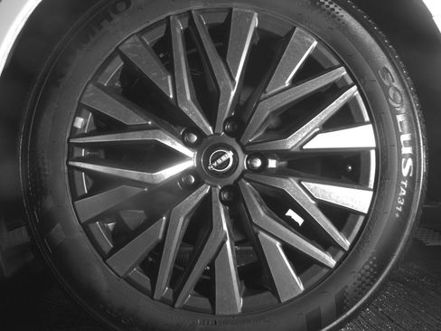 Used 2025 Nissan Altima 2.5 SV FWD image 14