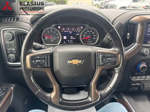 Used 2019 Chevrolet Silverado 1500 High Country w/ Technology Package AWD/4WD image 27