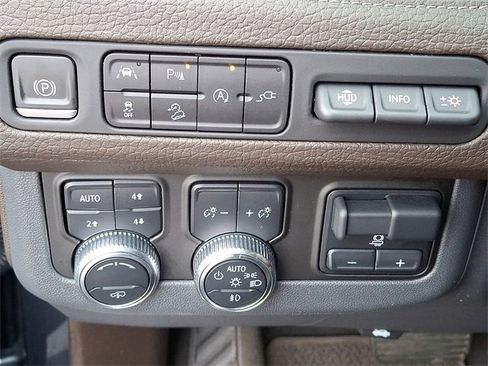 Used 2021 GMC Yukon XL Denali w/ Denali Ultimate Package image 23