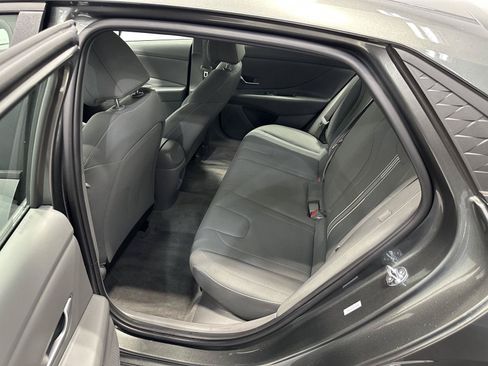 Certified 2025 Hyundai Elantra Hybrid FWD image 25