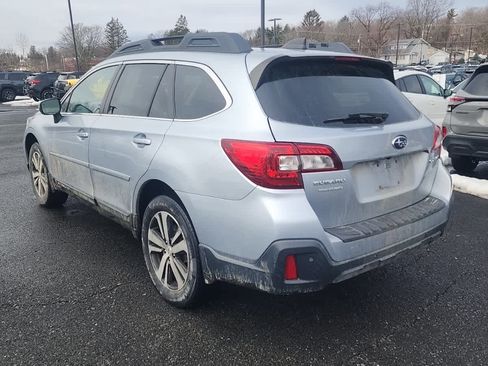 Used 2018 Subaru Outback 2.5i Limited image 2