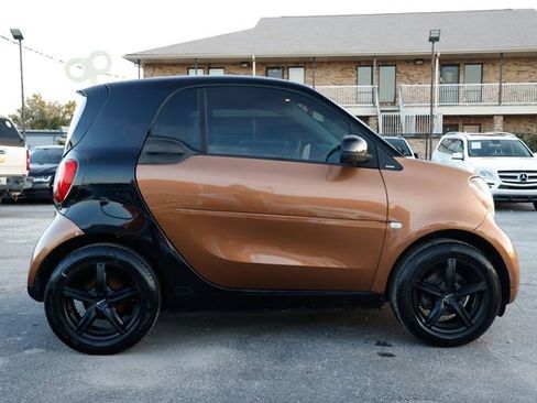 Used 2016 smart fortwo passion image 16