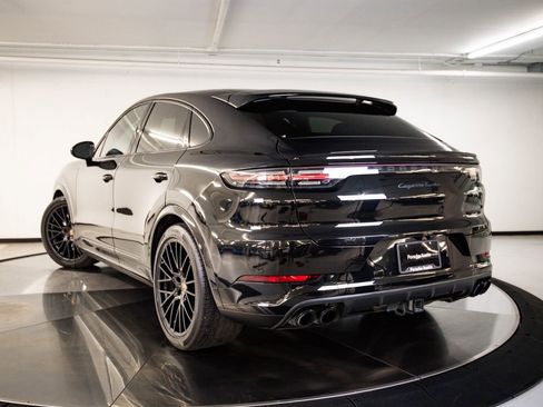 Certified 2023 Porsche Cayenne Turbo AWD/4WD image 3