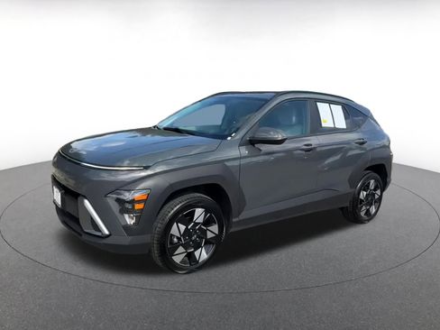 Used 2025 Hyundai Kona SEL image 7