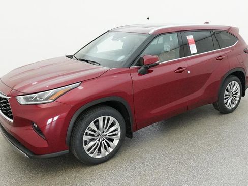 New 2026 Toyota Highlander Platinum image 1