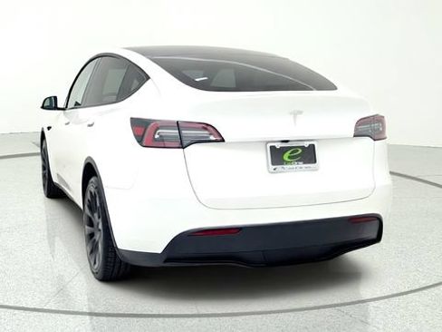 Used 2024 Tesla Model Y 2WD image 7