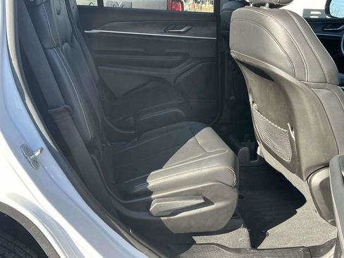 Used 2023 Jeep Grand Cherokee L Limited image 23