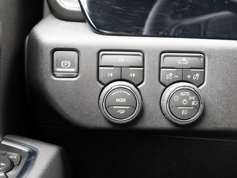 New 2026 Chevrolet Silverado 3500 LT w/ Convenience Package image 9