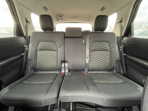 Used 2024 Nissan Pathfinder S image 30