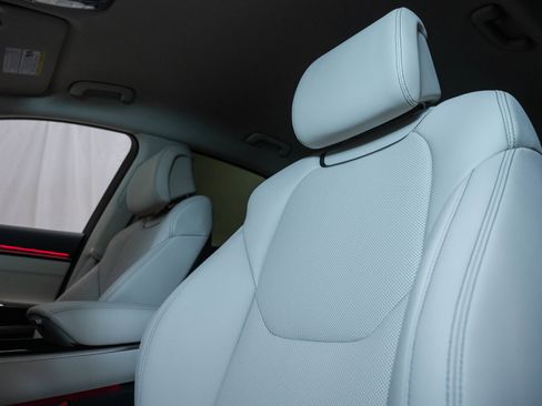 Used 2026 Genesis GV70 2.5T image 18