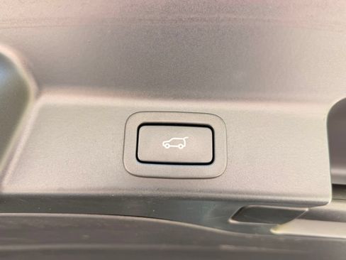 Used 2020 Jaguar F-PACE S AWD/4WD image 18